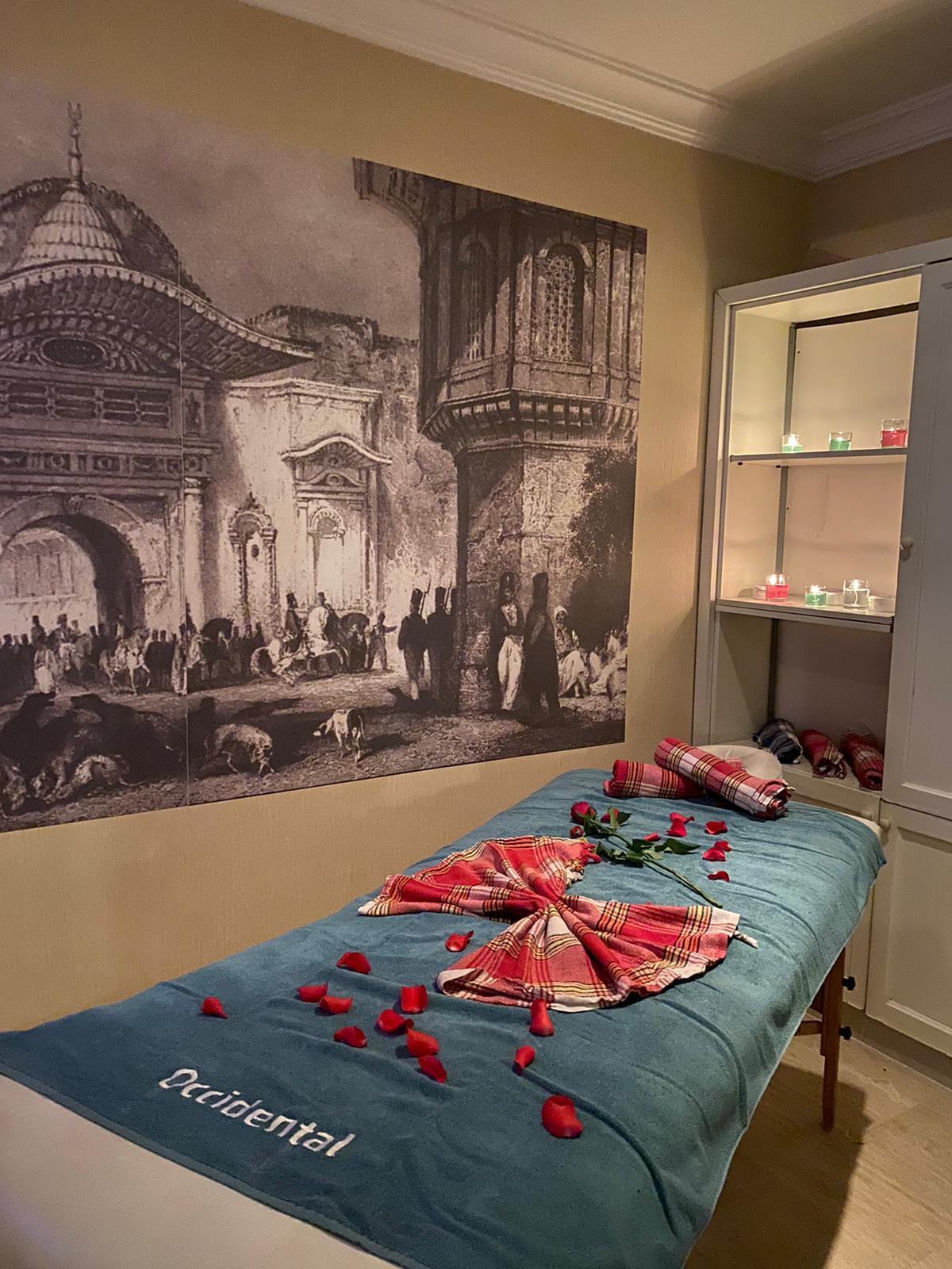 Geleneksel Türk Hamamı ve Göbek Taşı